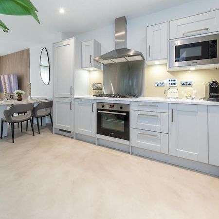 Cozen Villa Edgware Ngoại thất bức ảnh