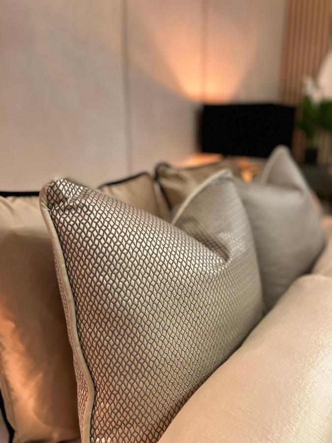 Cozen Villa Edgware Ngoại thất bức ảnh