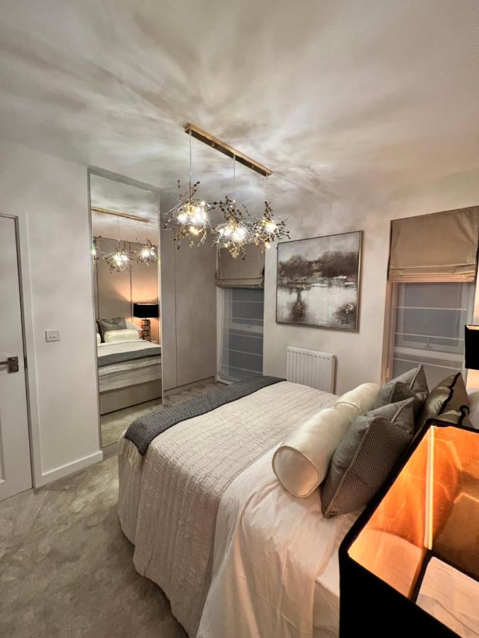 Cozen Villa Edgware Ngoại thất bức ảnh