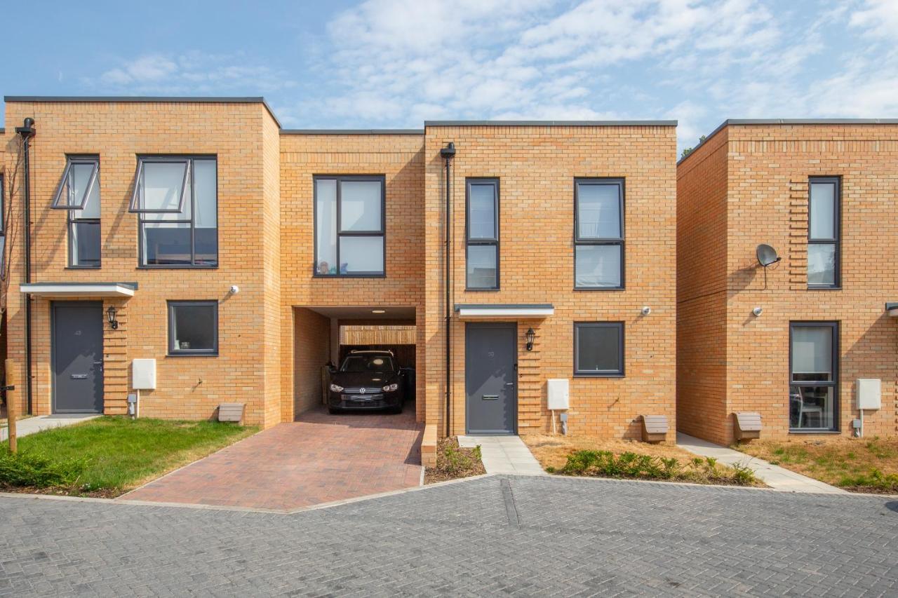 Cozen Villa Edgware Ngoại thất bức ảnh