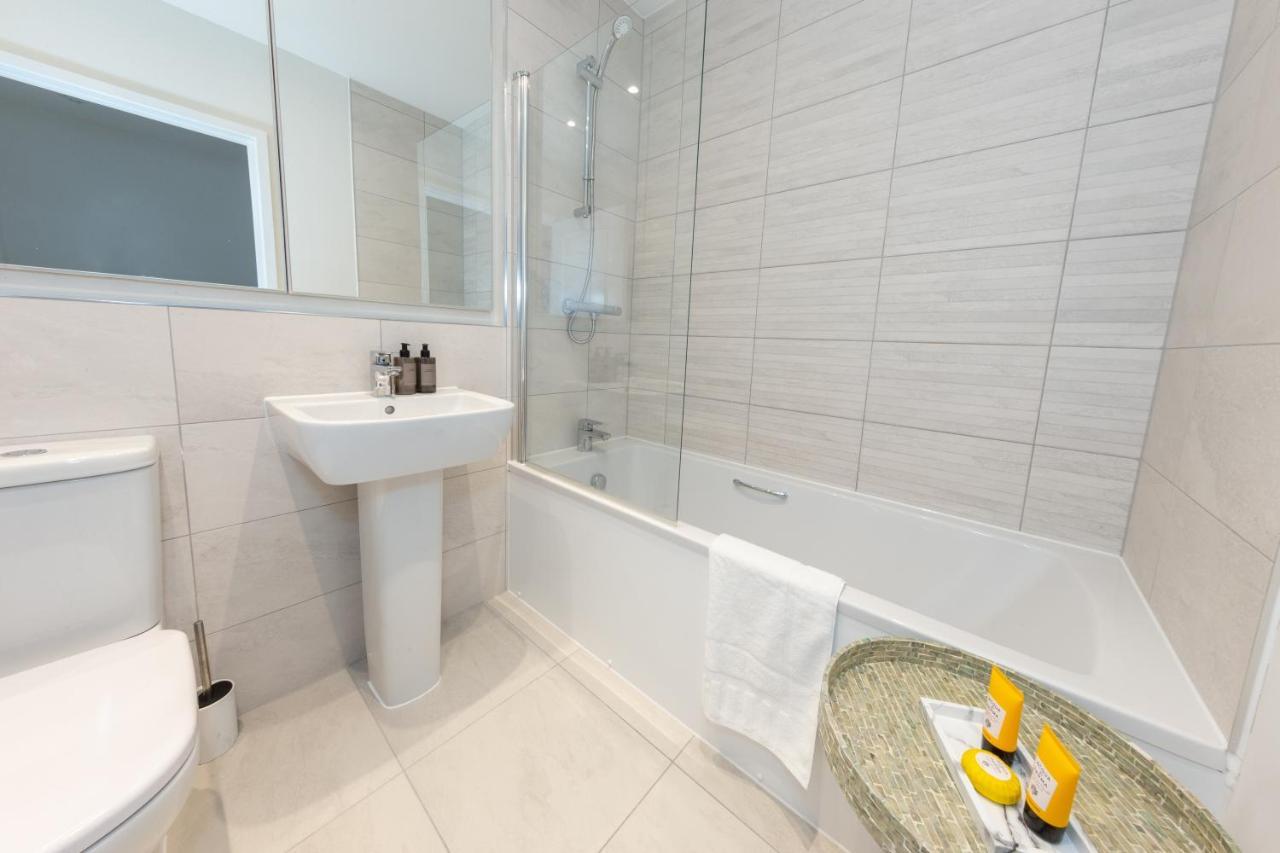 Cozen Villa Edgware Ngoại thất bức ảnh